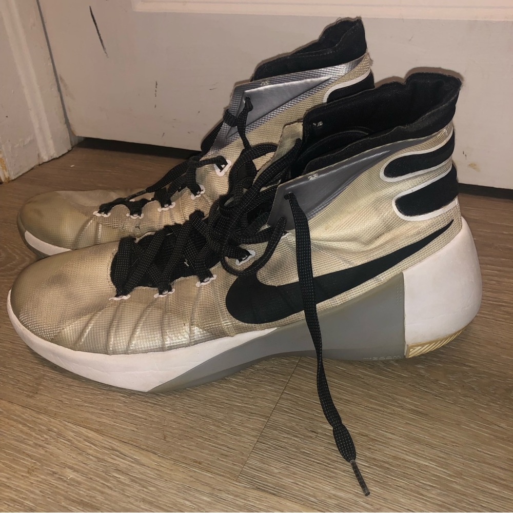 Nike hyperdunk 2015 mens sneakers runners trainers size 11.5